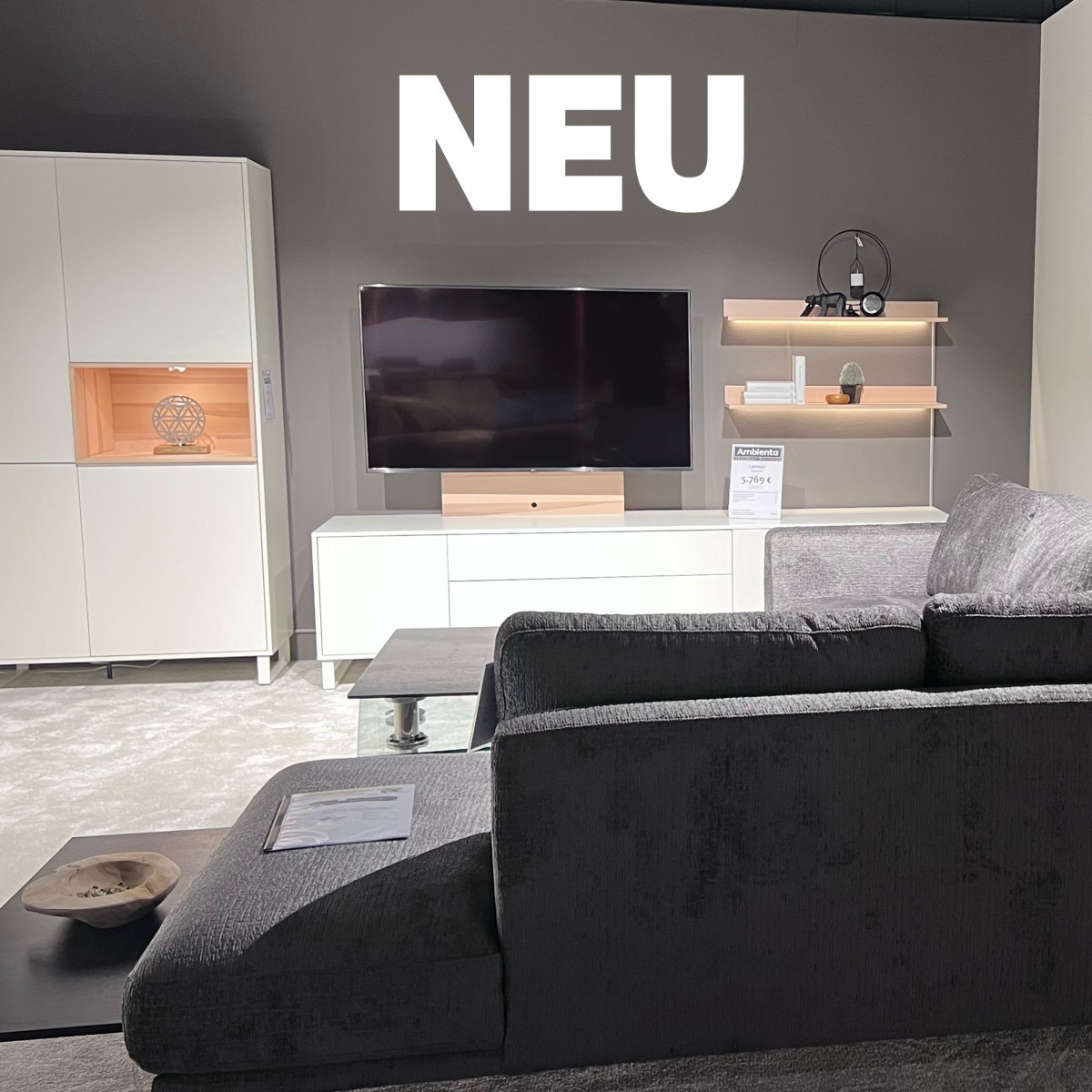 Krug Neueroeffnung FB Post 23 09 1 ausstellung5