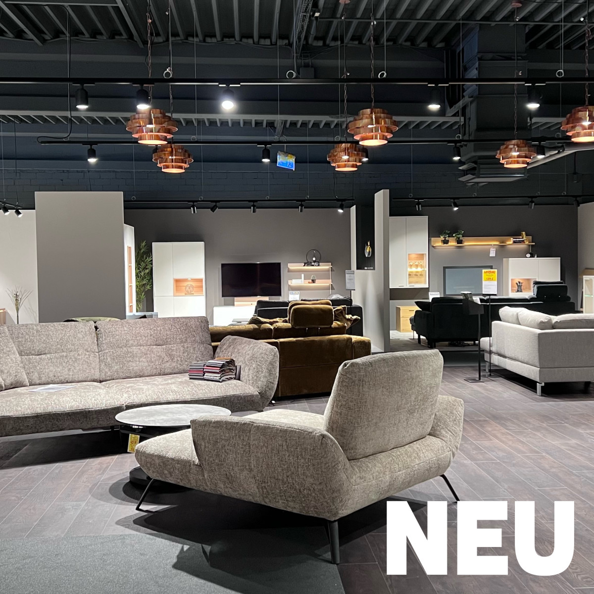 Krug Neueroeffnung FB Post 23 09 1 ausstellung3
